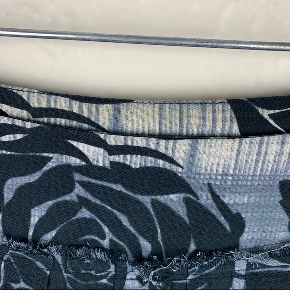 Banana Republic Silk Floral Skirt Size 4 - Picture 4 of 6